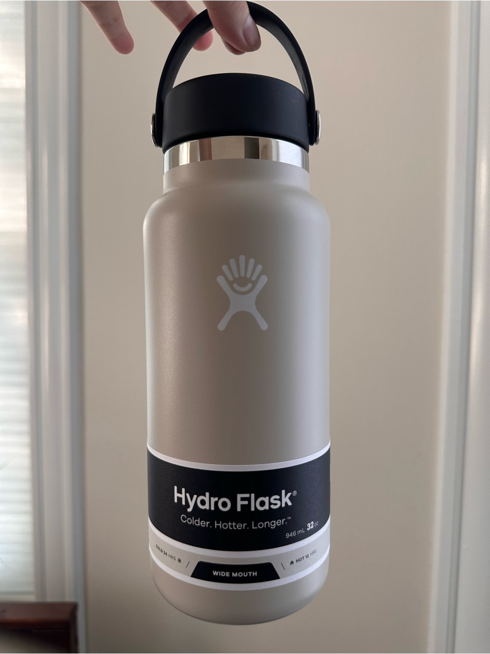 NEW 32 oz tan hydroflask